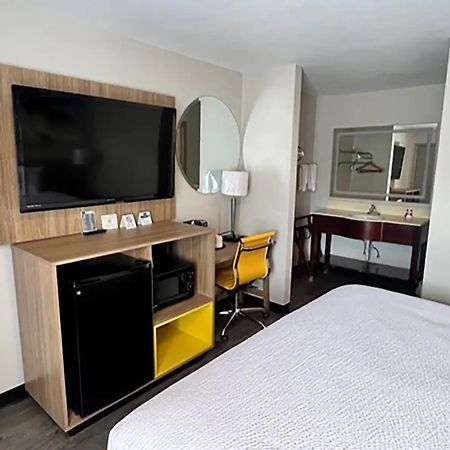 Days Inn By Wyndham Defuniak Springs Dış mekan fotoğraf