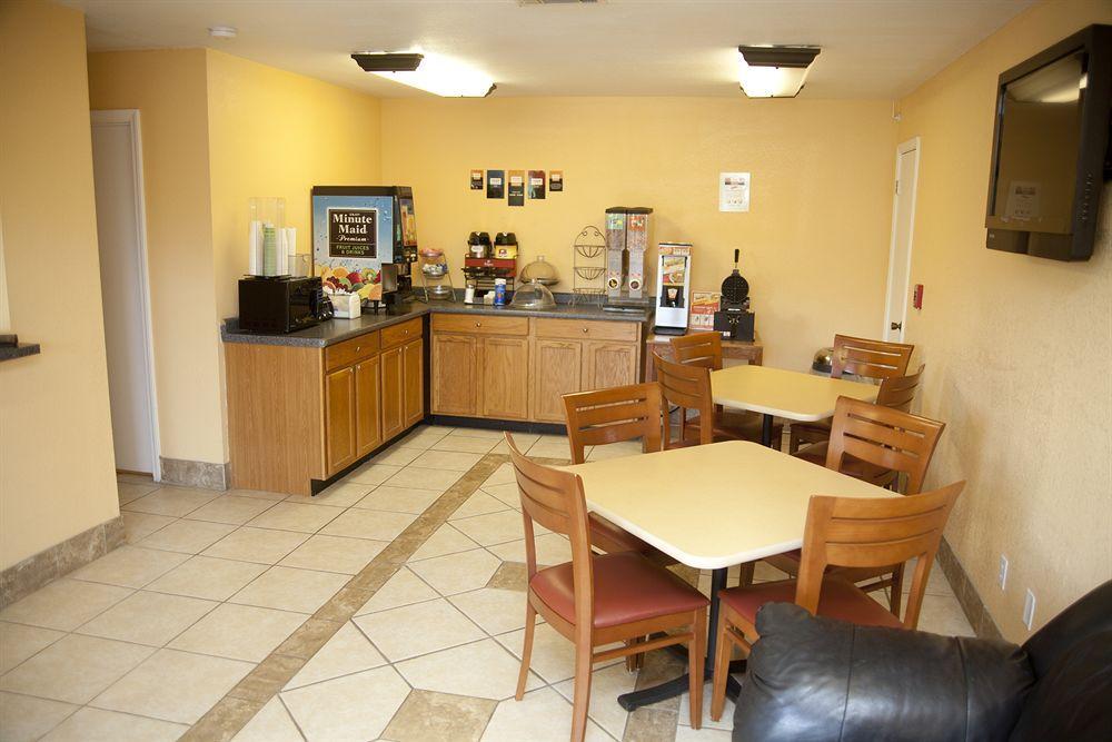 Days Inn By Wyndham Defuniak Springs Dış mekan fotoğraf