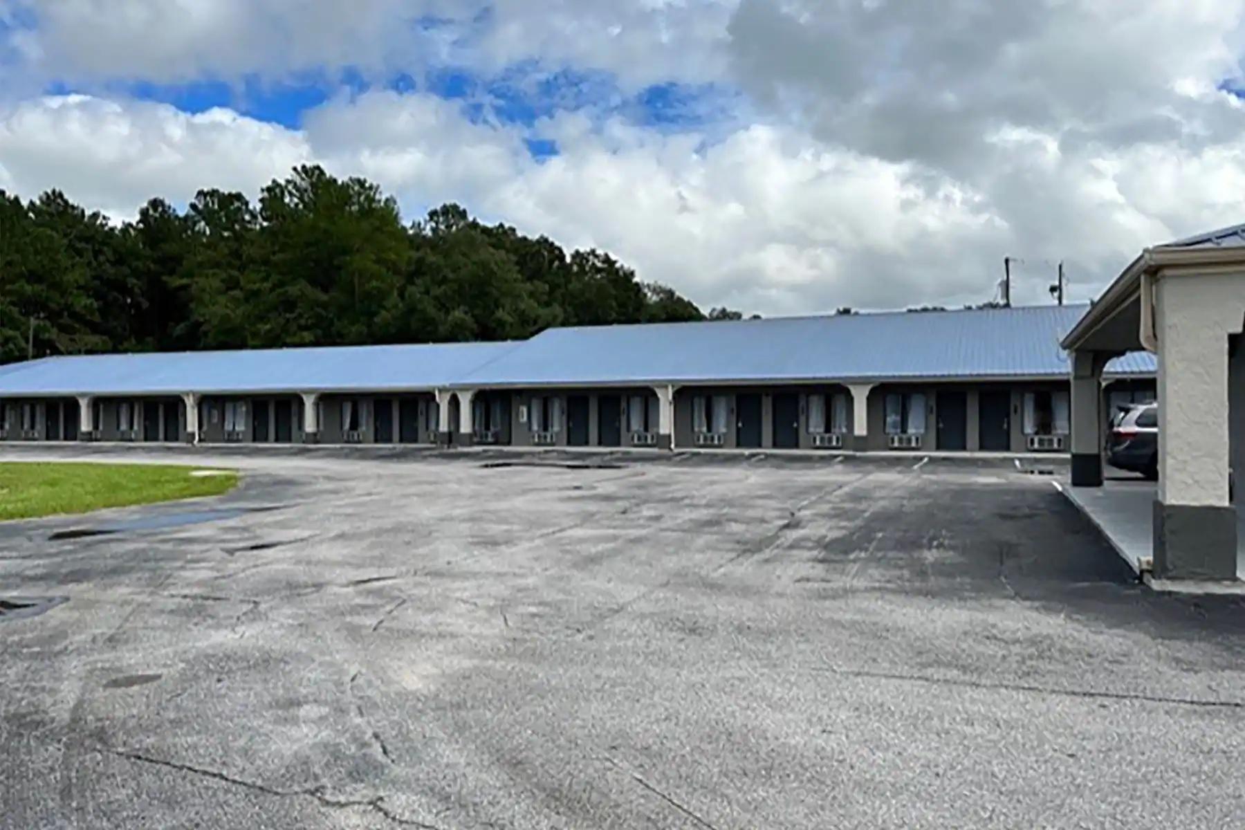 Days Inn By Wyndham Defuniak Springs Dış mekan fotoğraf