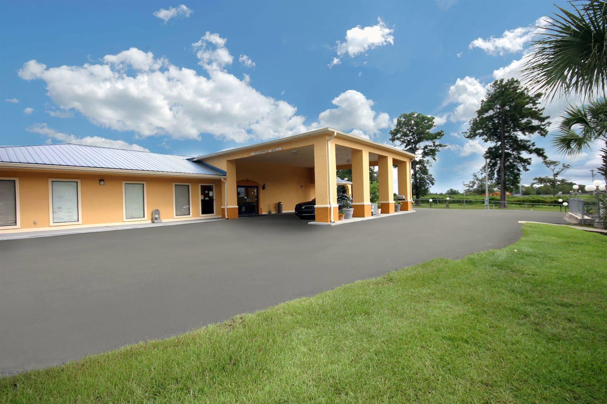 Days Inn By Wyndham Defuniak Springs Dış mekan fotoğraf